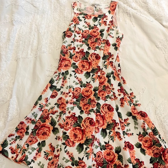 Floral Dress - Picture 2 of 4